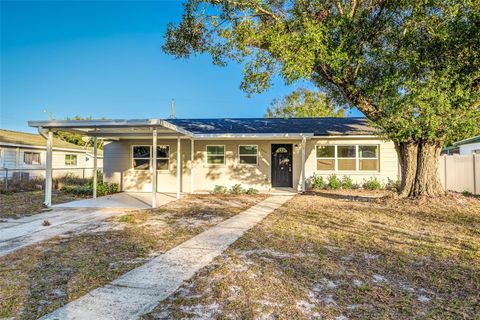 A home in LAKELAND