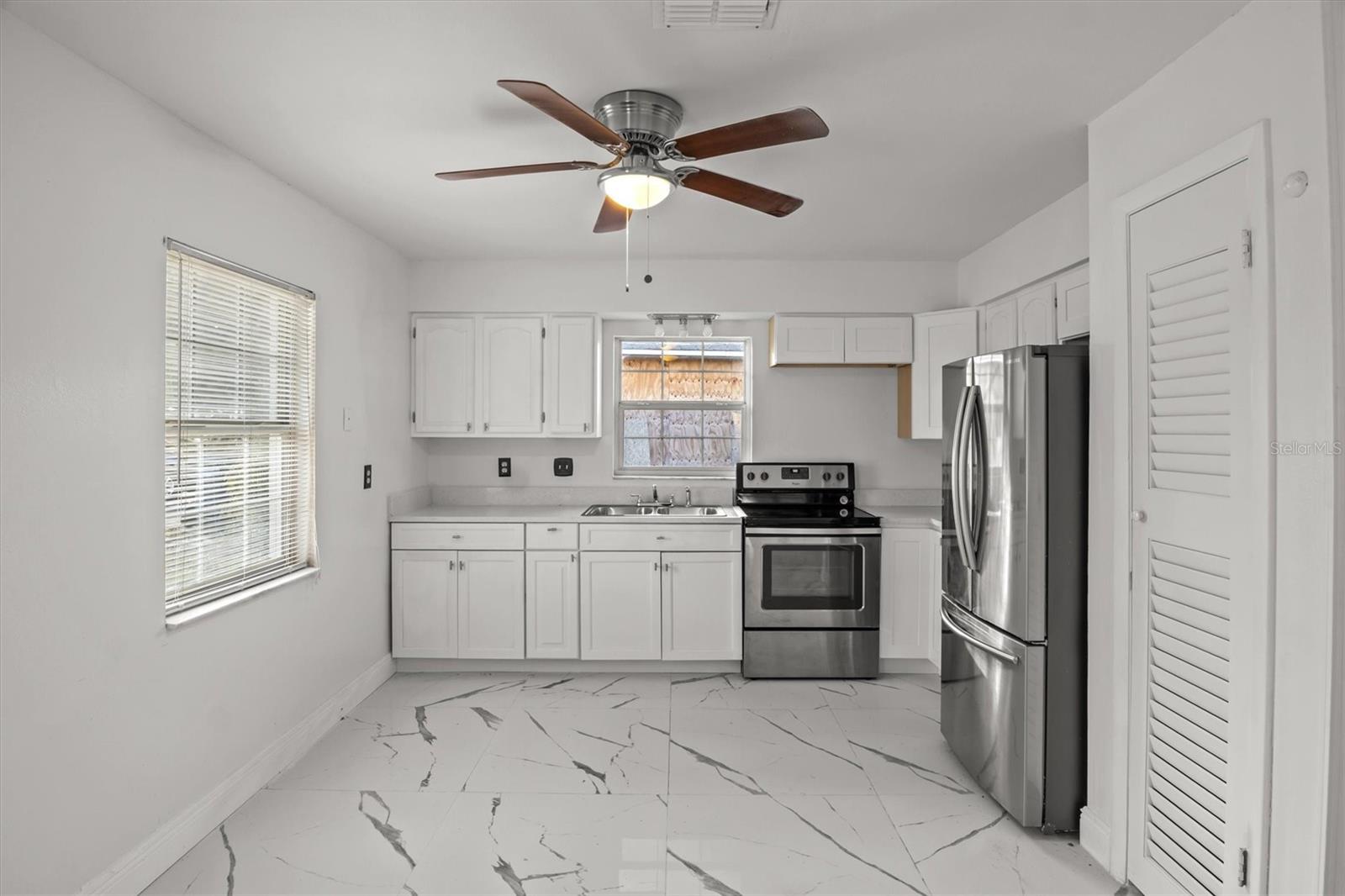 LENA VISTA SUB - Residential