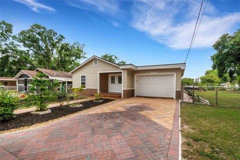 A home in LAKELAND