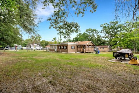 A home in LAKELAND