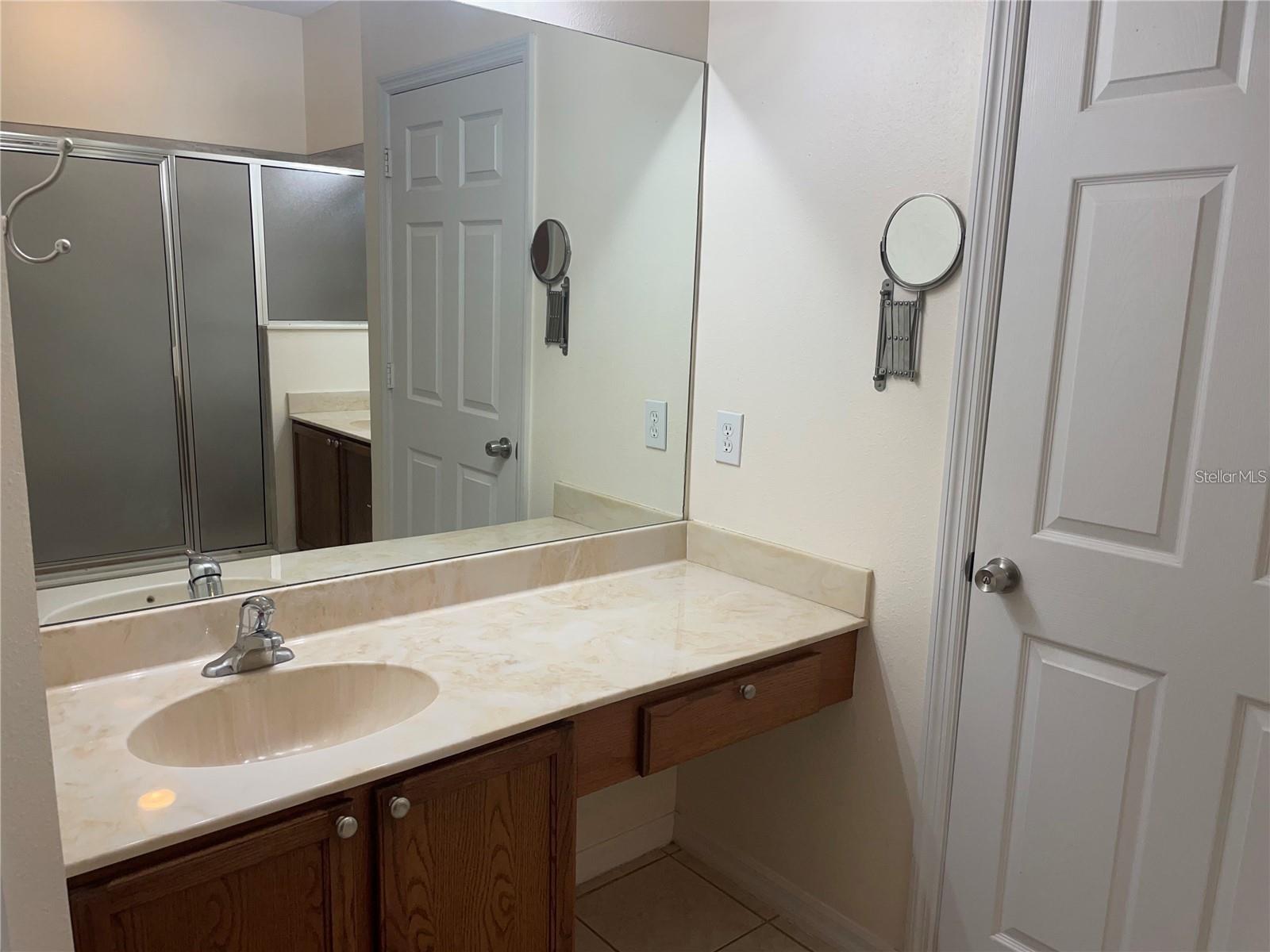 HAMMOCKS - Residential Lease