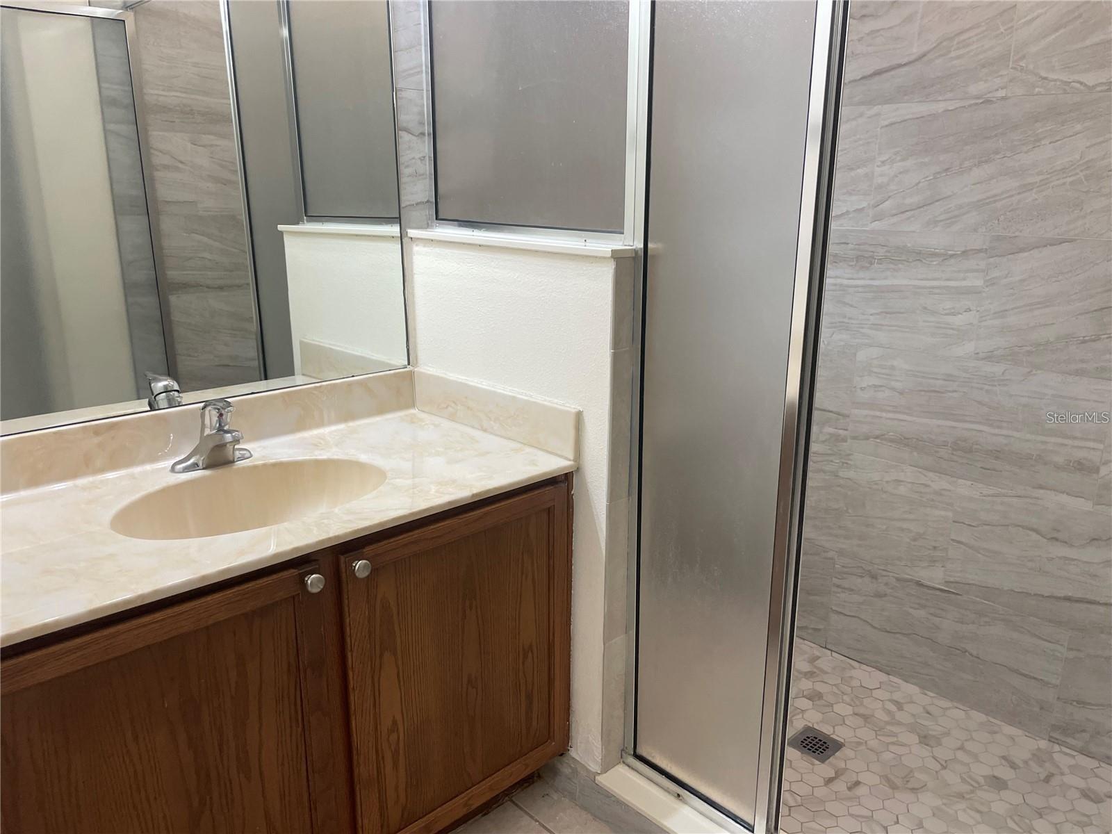 HAMMOCKS - Residential Lease