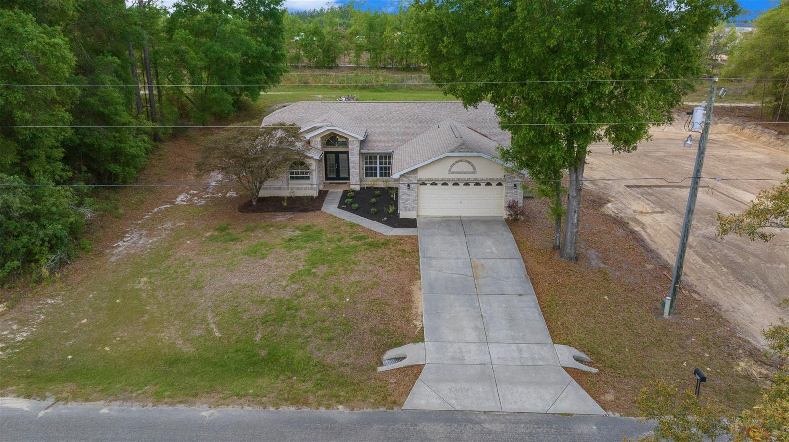 8306 N VINCE DRIVE