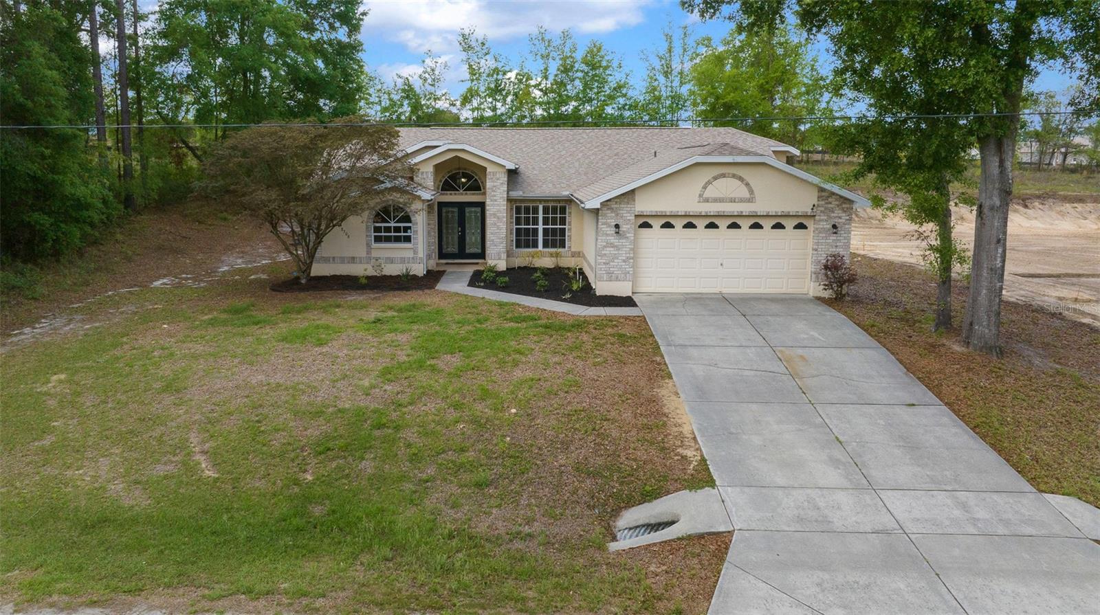 8306 N VINCE DRIVE