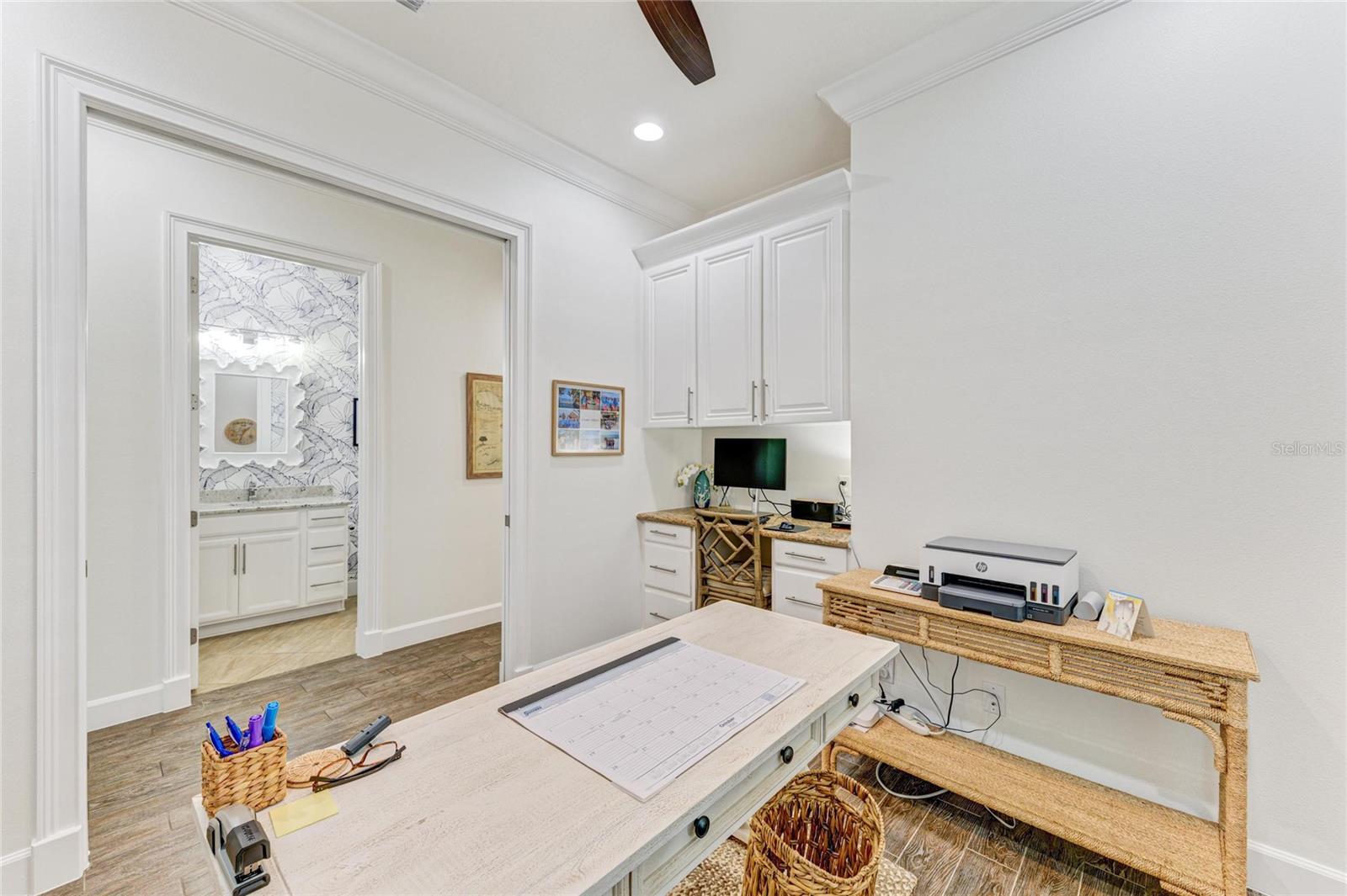 EDGEWATER WALK ON HARBOUR ISLE 5-36 - Residential