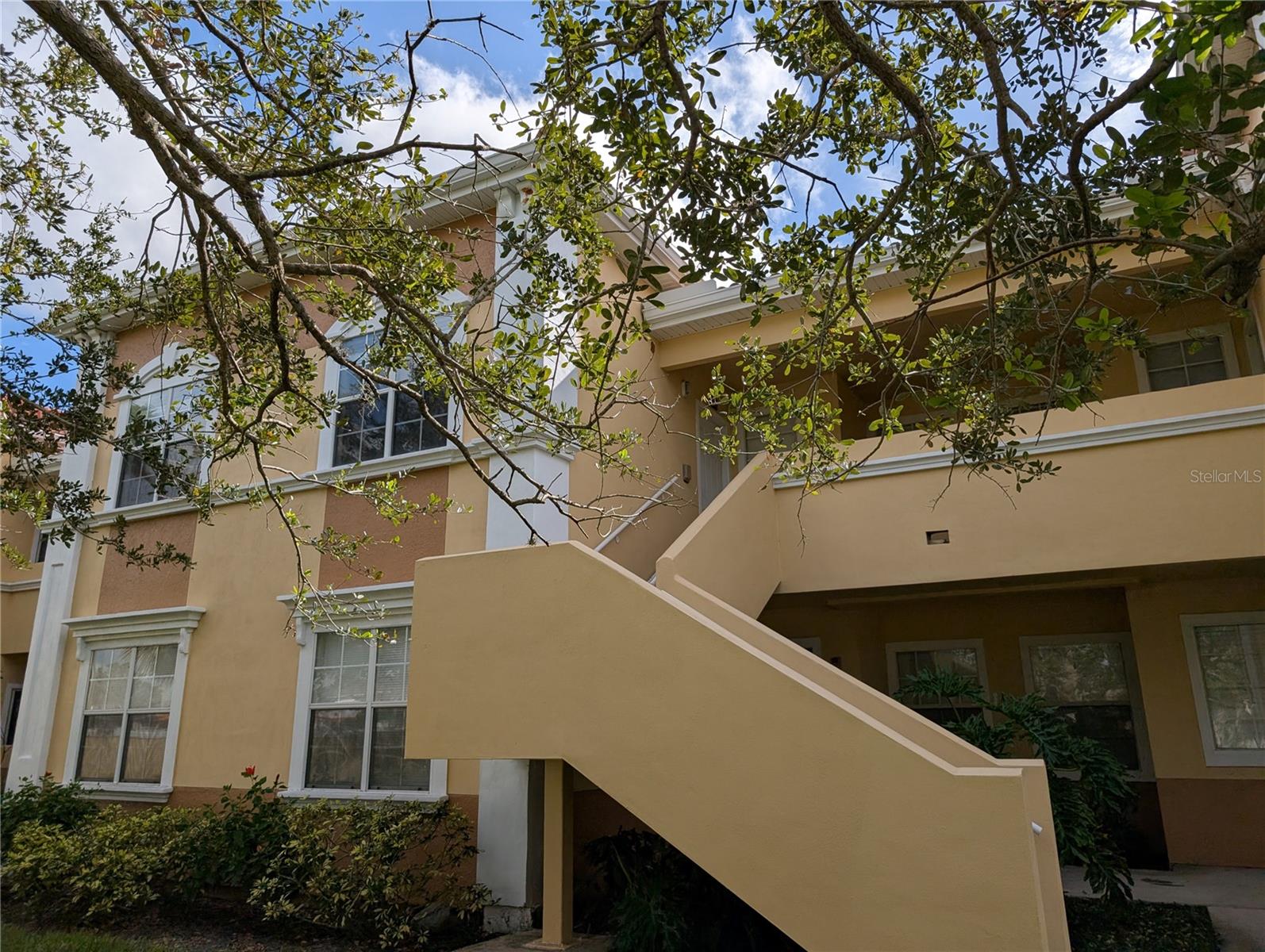 1185 VILLAGIO CIRCLE 207