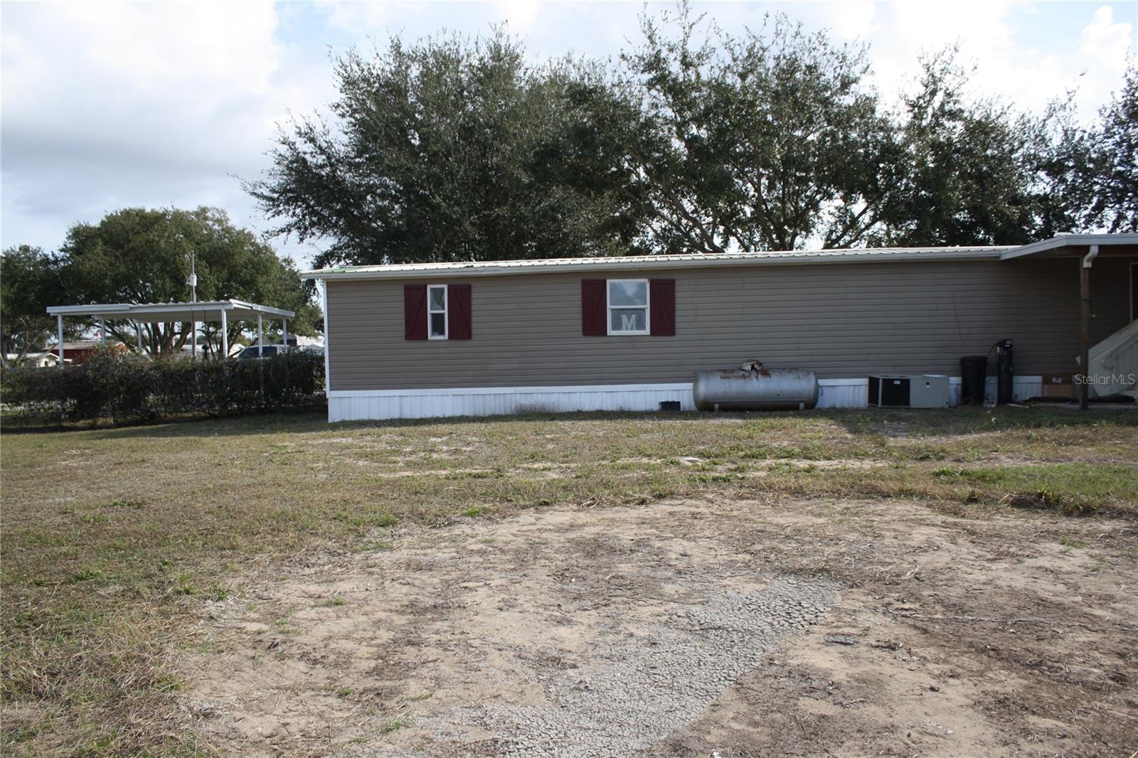 COUNTRY ACRES - Residential