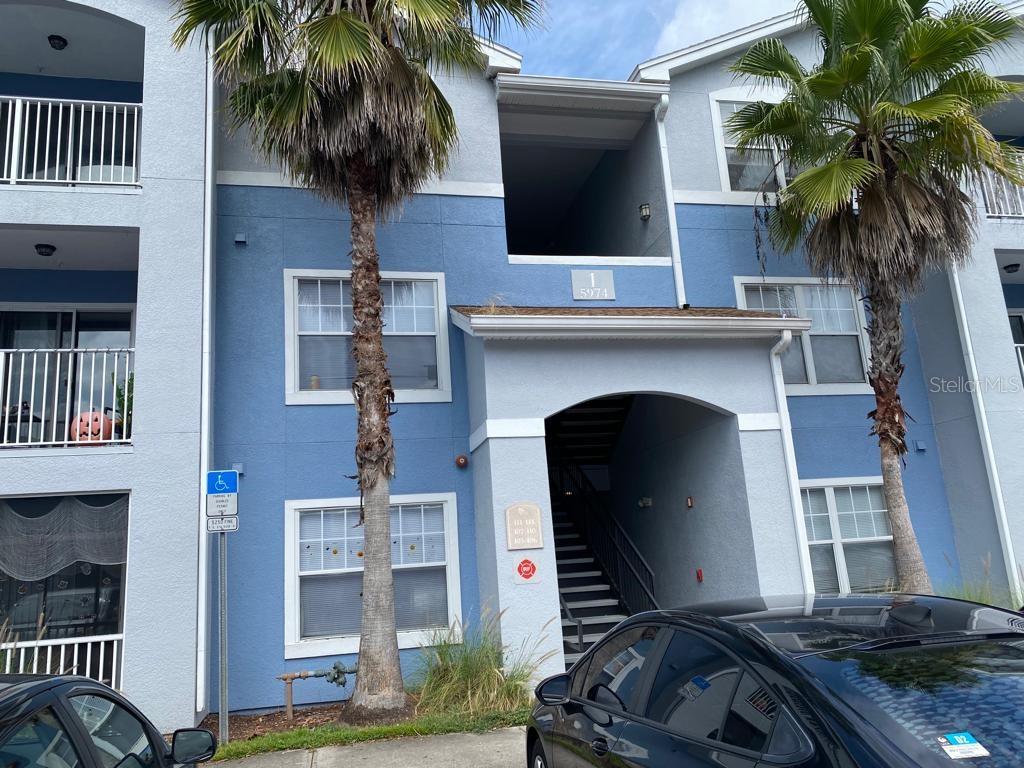 Investors Just Listed! a Stunning 2 Bedroom/ 2 Bathroom 3rd floor Condo in the gated Villages at Lake Pointe Condominium Complex, a short commute from the Orlando International Airport, in the Highly desirable Conway area, close to Shopping, dining, easy access to major Highways. Currently Rented. Call for appointment to view.