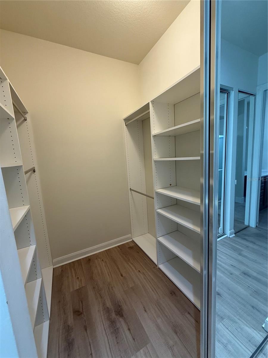 VILLAGEWALK/LK NONA UN 03B - Residential Lease
