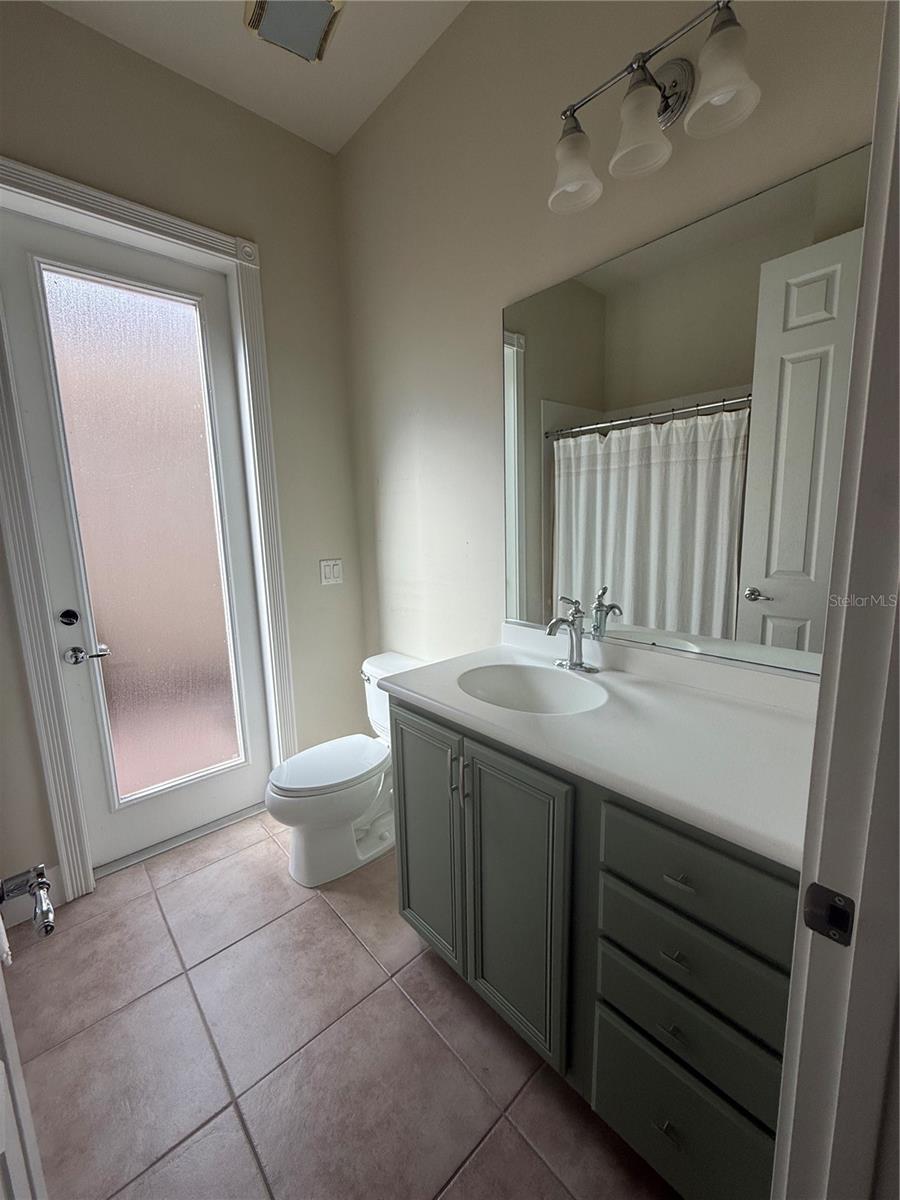 VILLAGEWALK/LK NONA UN 03B - Residential Lease