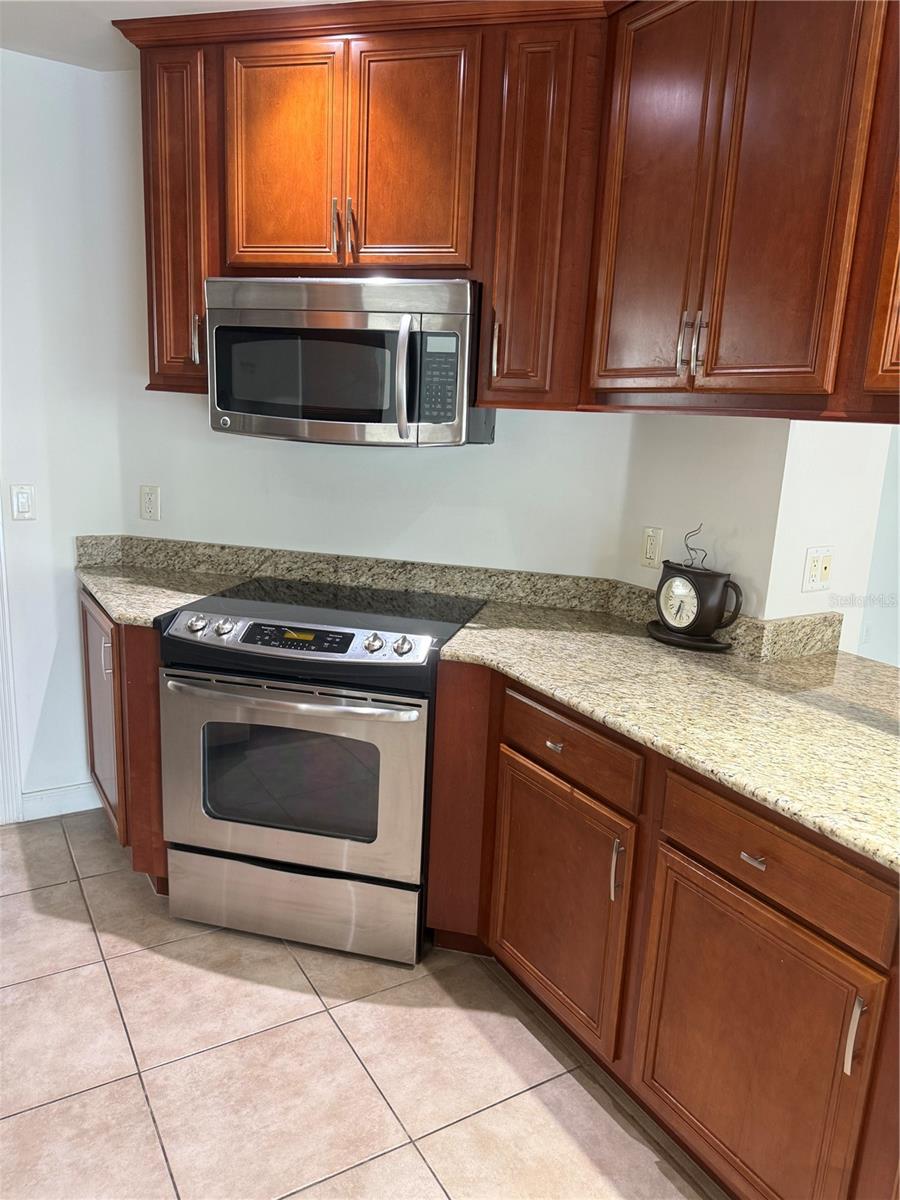 VILLAGEWALK/LK NONA UN 03B - Residential Lease