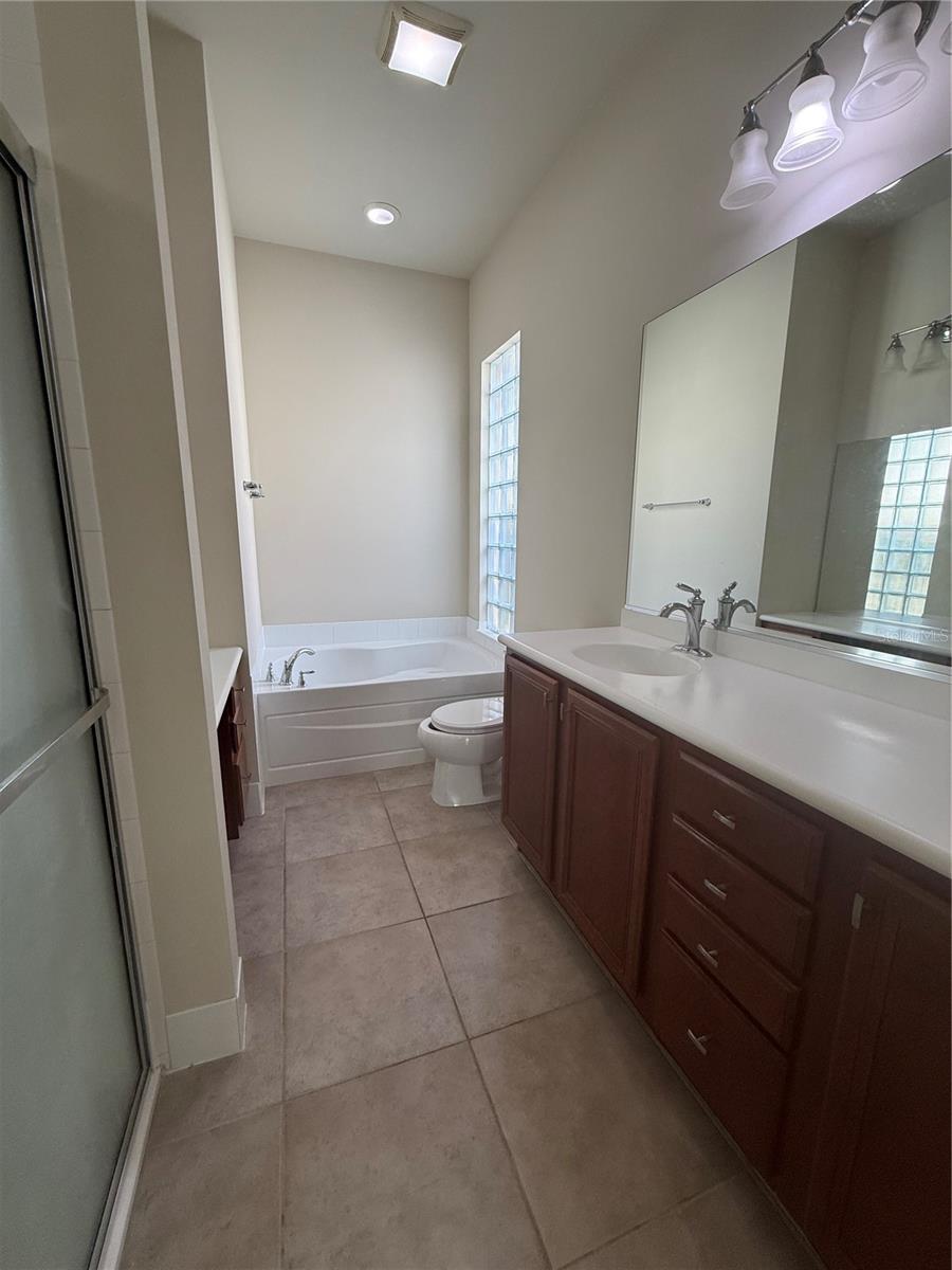 VILLAGEWALK/LK NONA UN 03B - Residential Lease