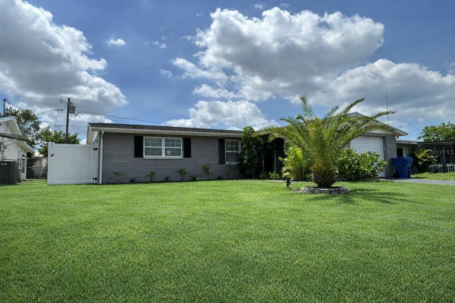 TAHITIAN HOMES - Residential