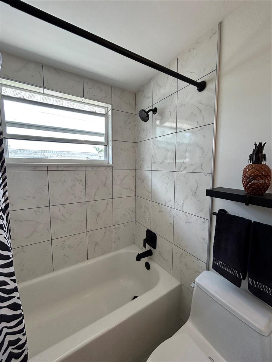 TAHITIAN HOMES - Residential