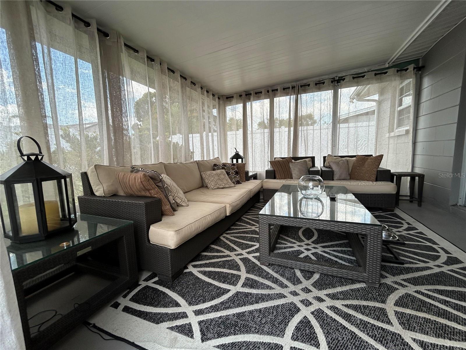 TAHITIAN HOMES - Residential