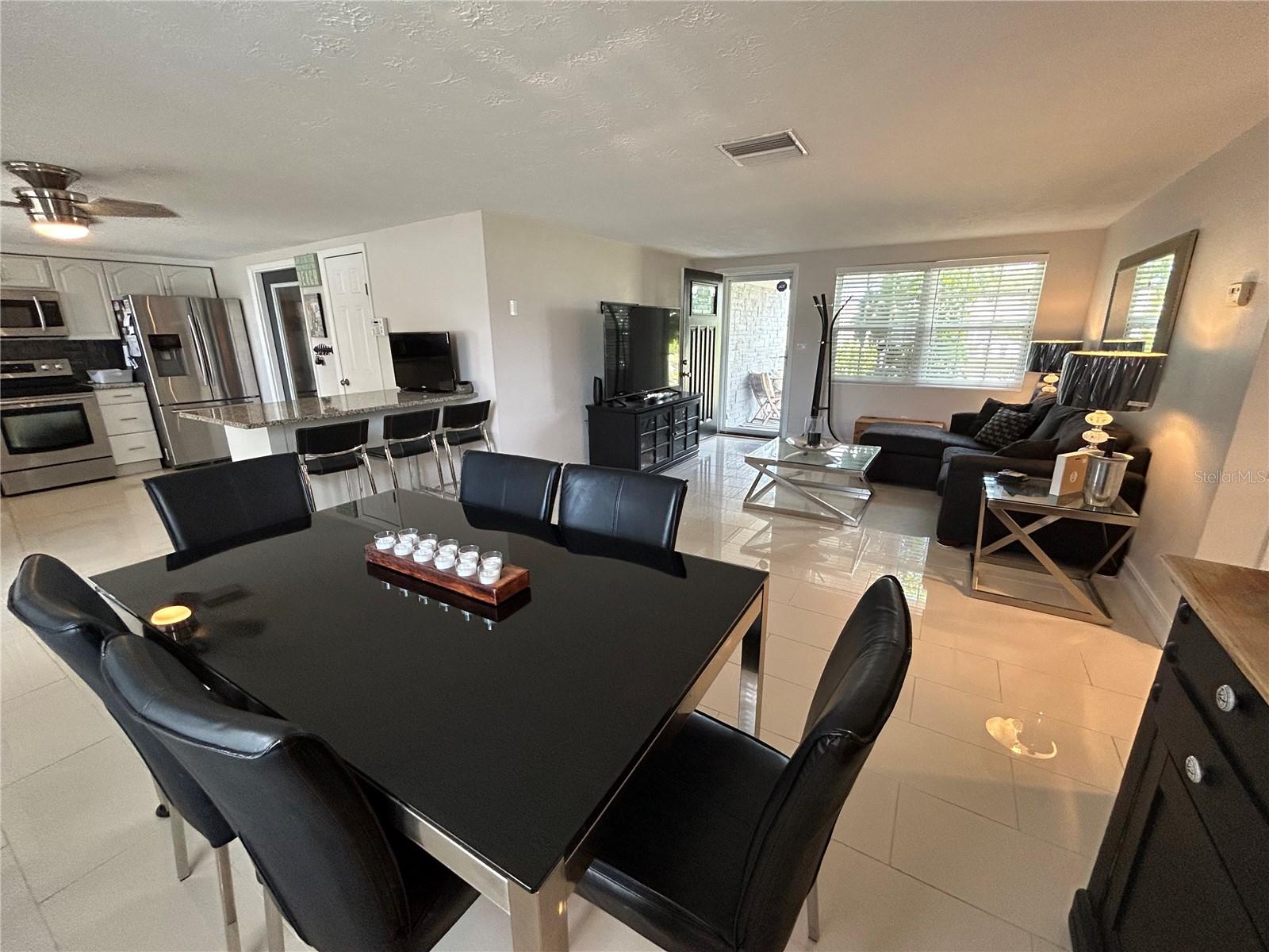 TAHITIAN HOMES - Residential