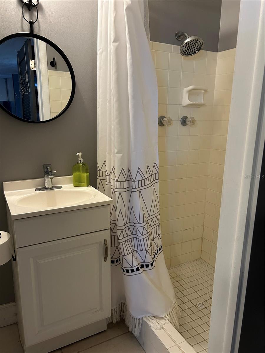 TAHITIAN HOMES - Residential