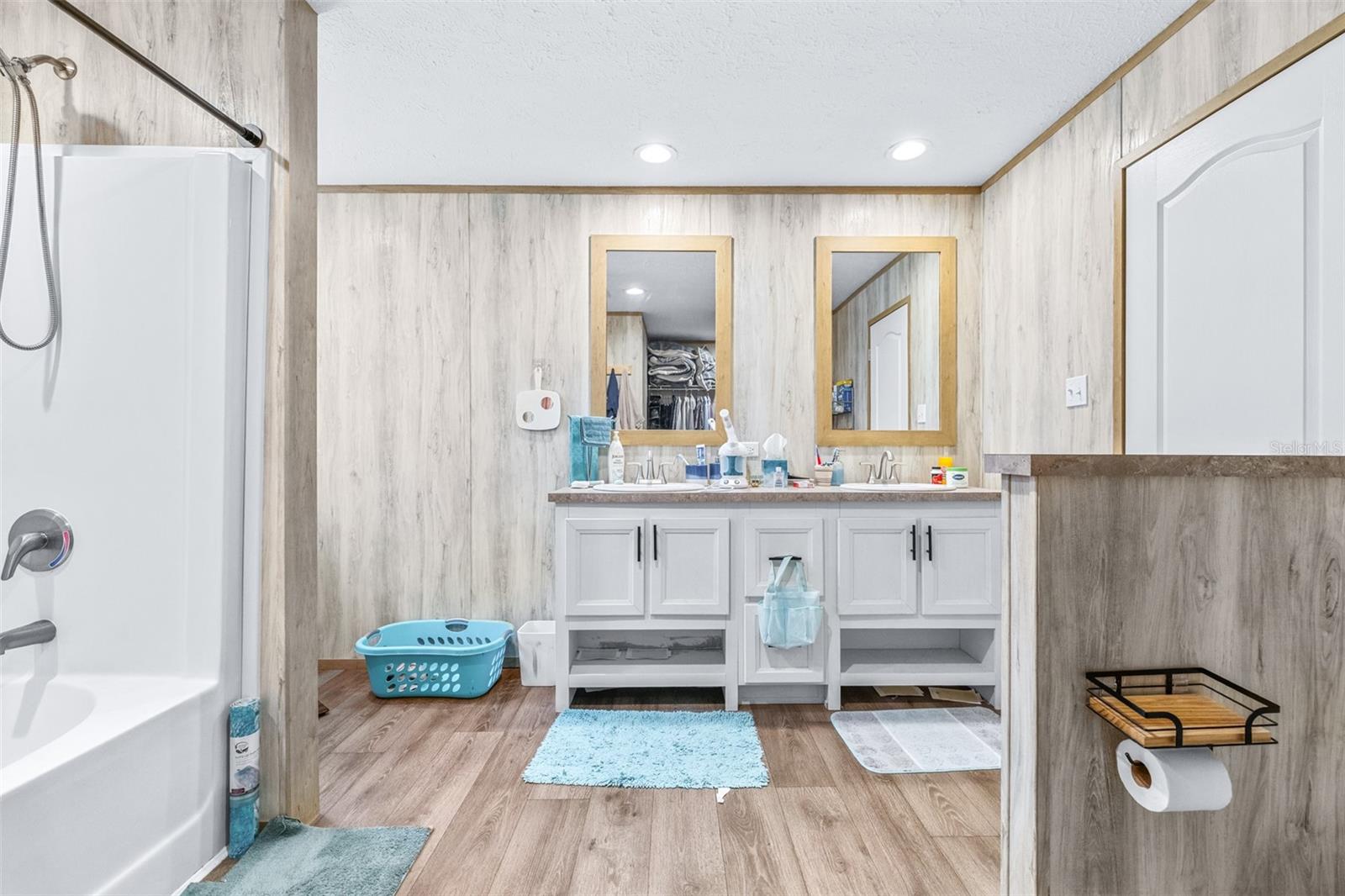 WEST END FARMS - Residential