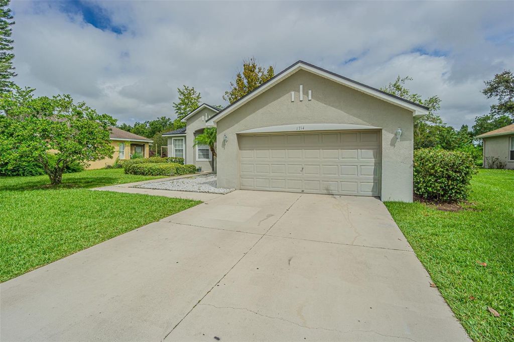 Photo of 1714 Brookstone Way, Plant City, FL 33566 (MLS # TB8427446)