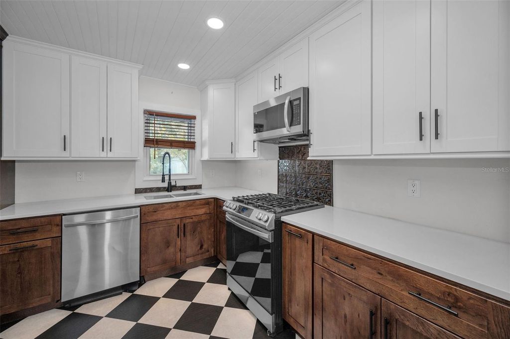 Photo of 1529 Paloma Lane, Dunedin, FL 34698 (MLS # TB8460243)