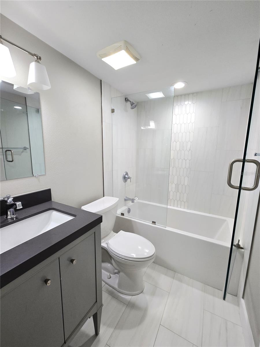 3325 BAYSHORE BOULEVARD C14