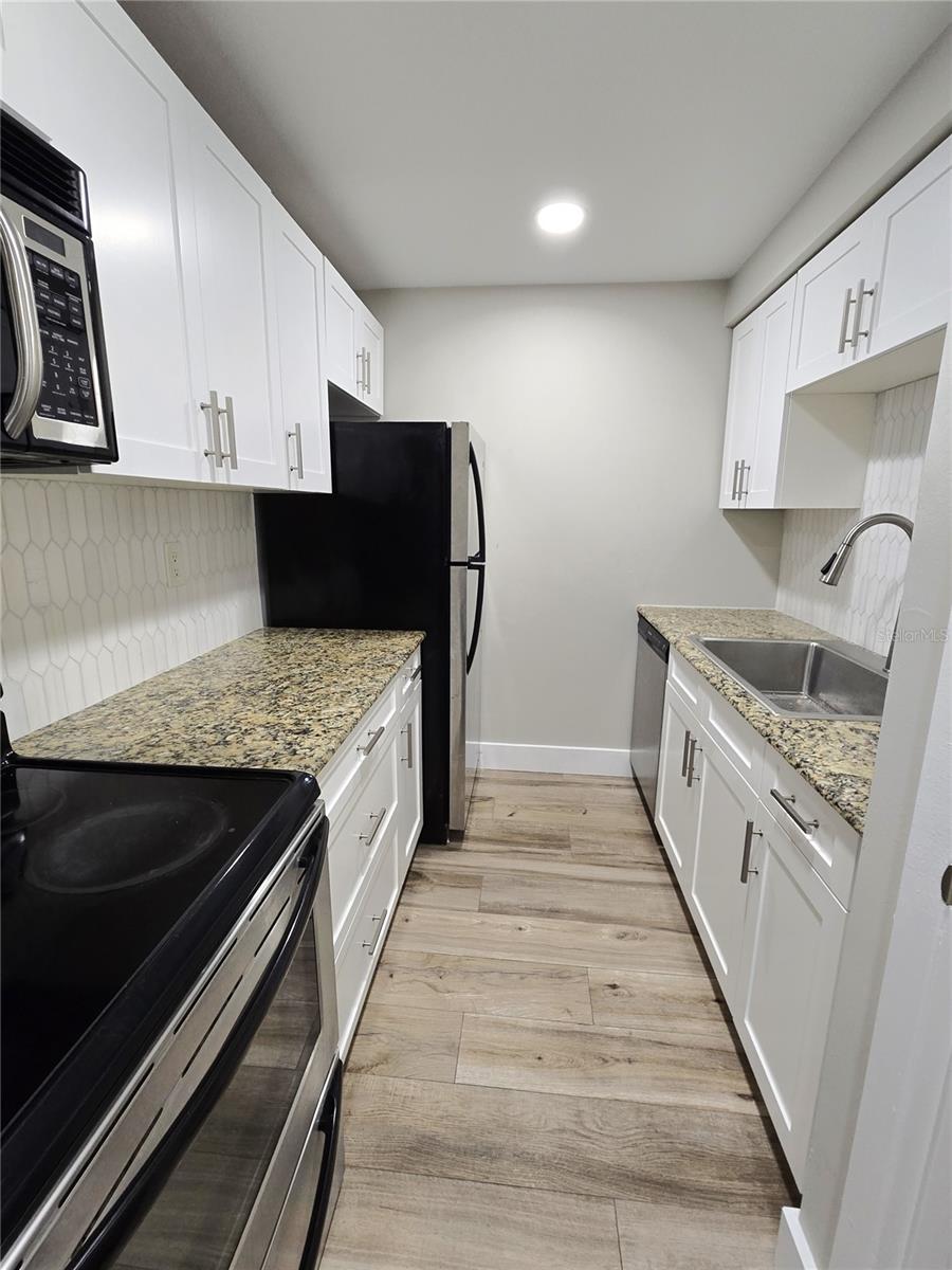 3325 BAYSHORE BOULEVARD C14