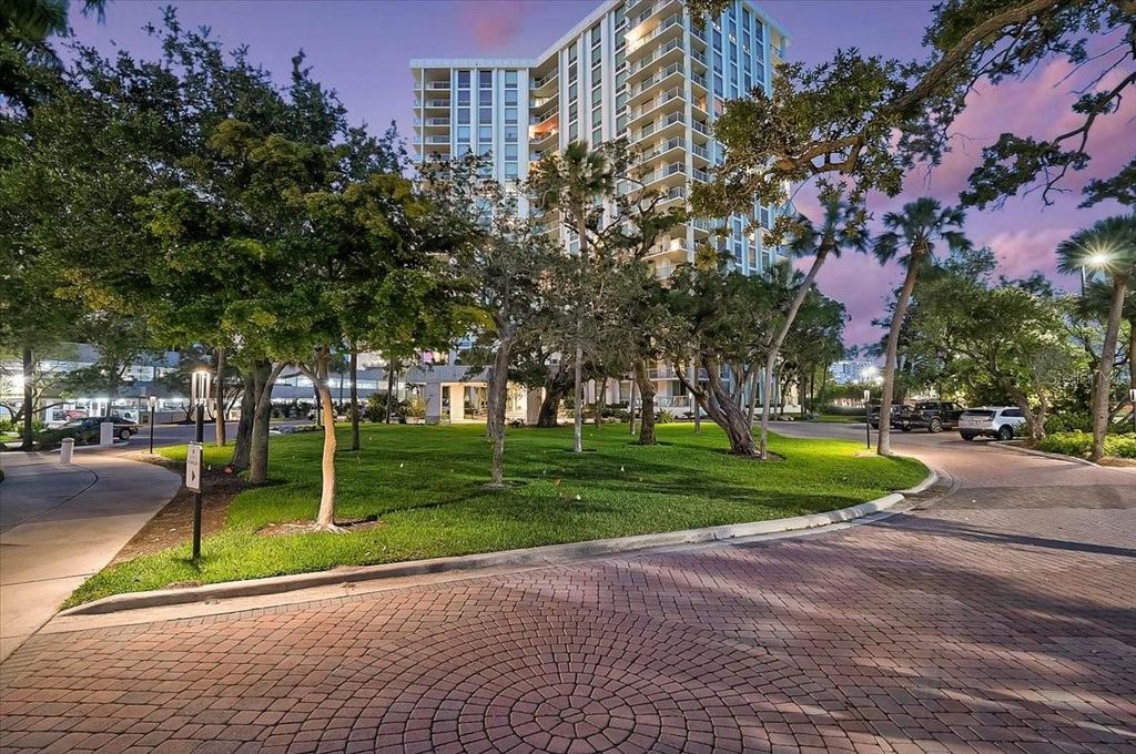 Photo of 1111 N Gulfstream Avenue #7C, Sarasota, FL 34236 (MLS # A4692338)