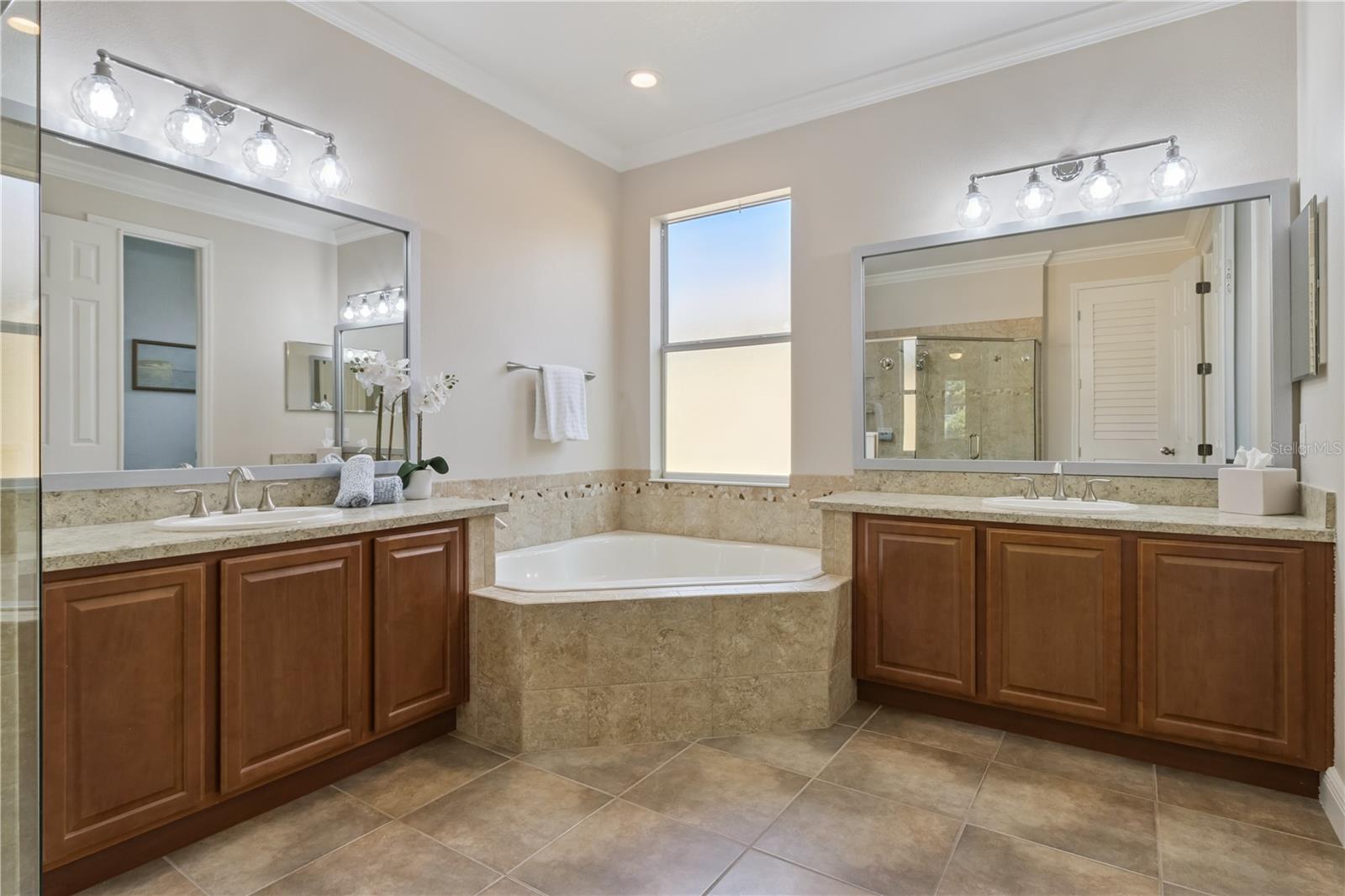 BELLALAGO PH 4P - Residential
