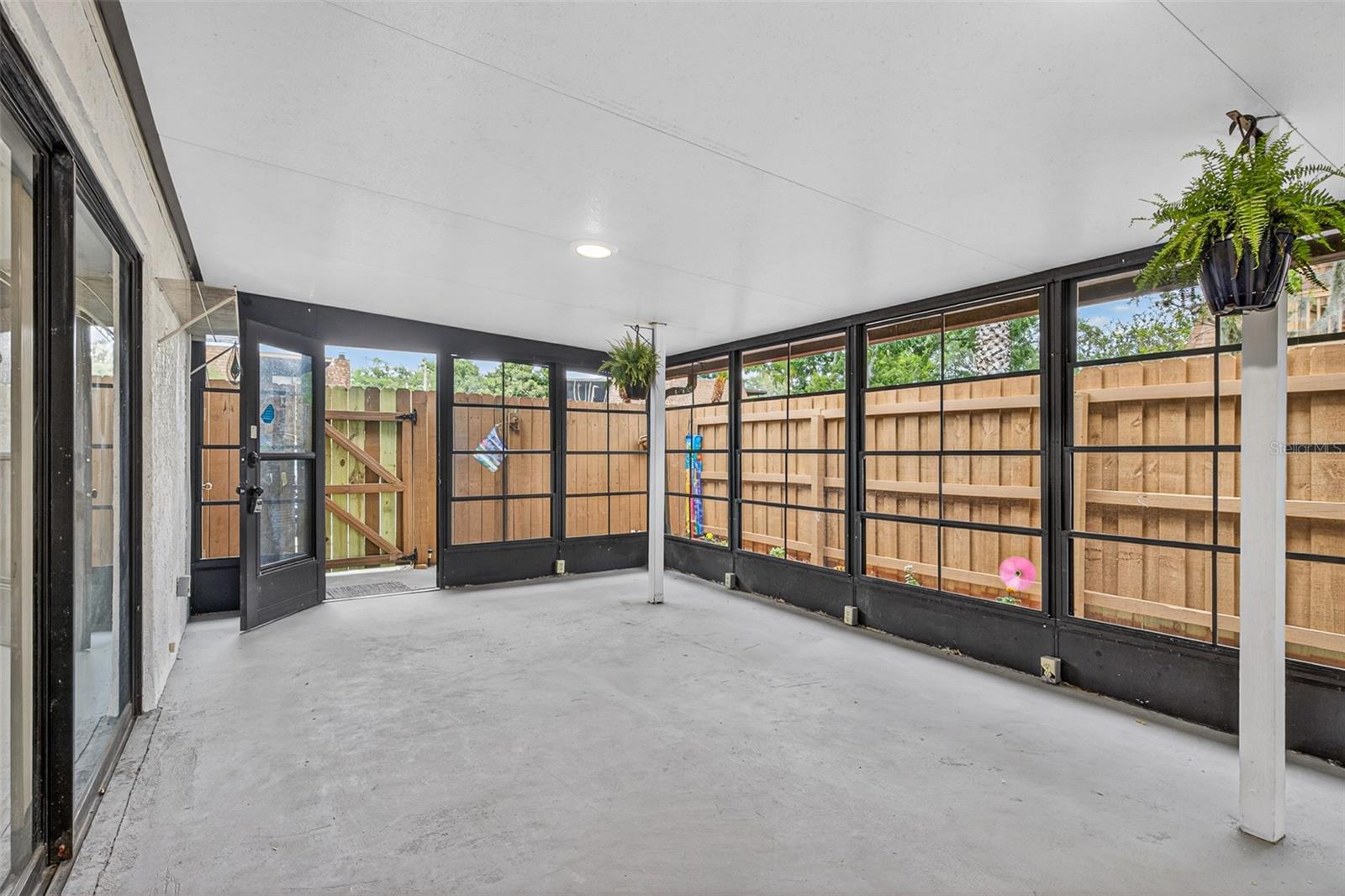 TENNIS VILLAGE SEC 04 - Residential