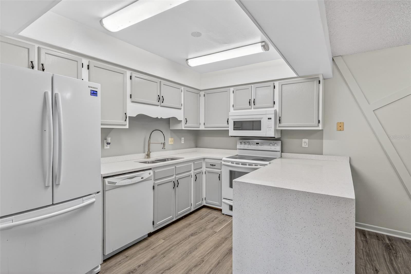 TENNIS VILLAGE SEC 04 - Residential