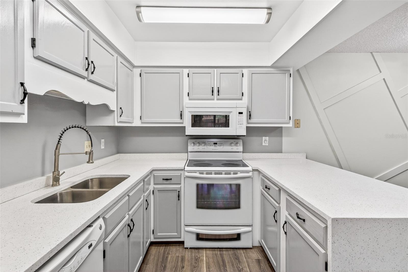 TENNIS VILLAGE SEC 04 - Residential