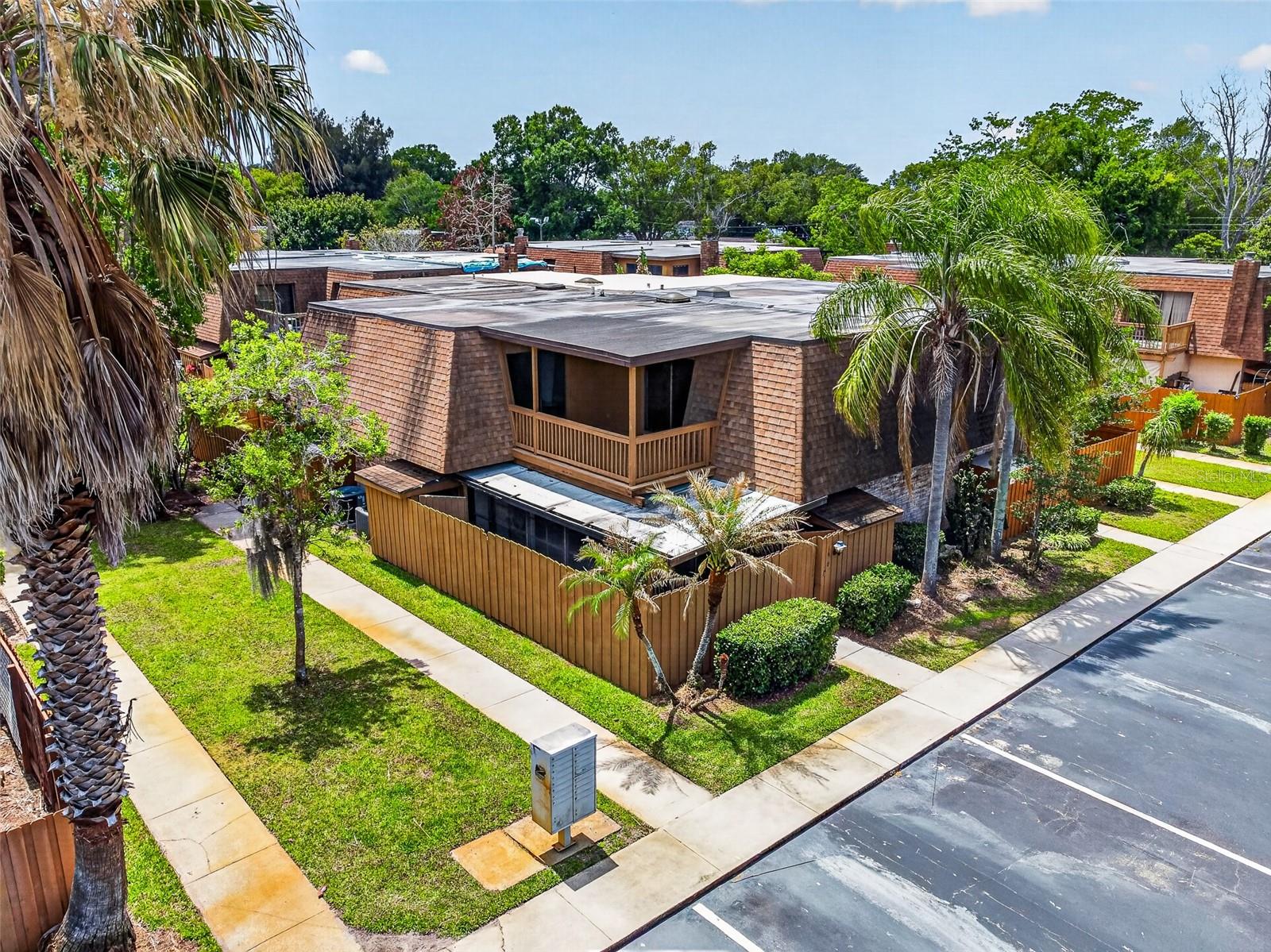 TENNIS VILLAGE SEC 04 - Residential