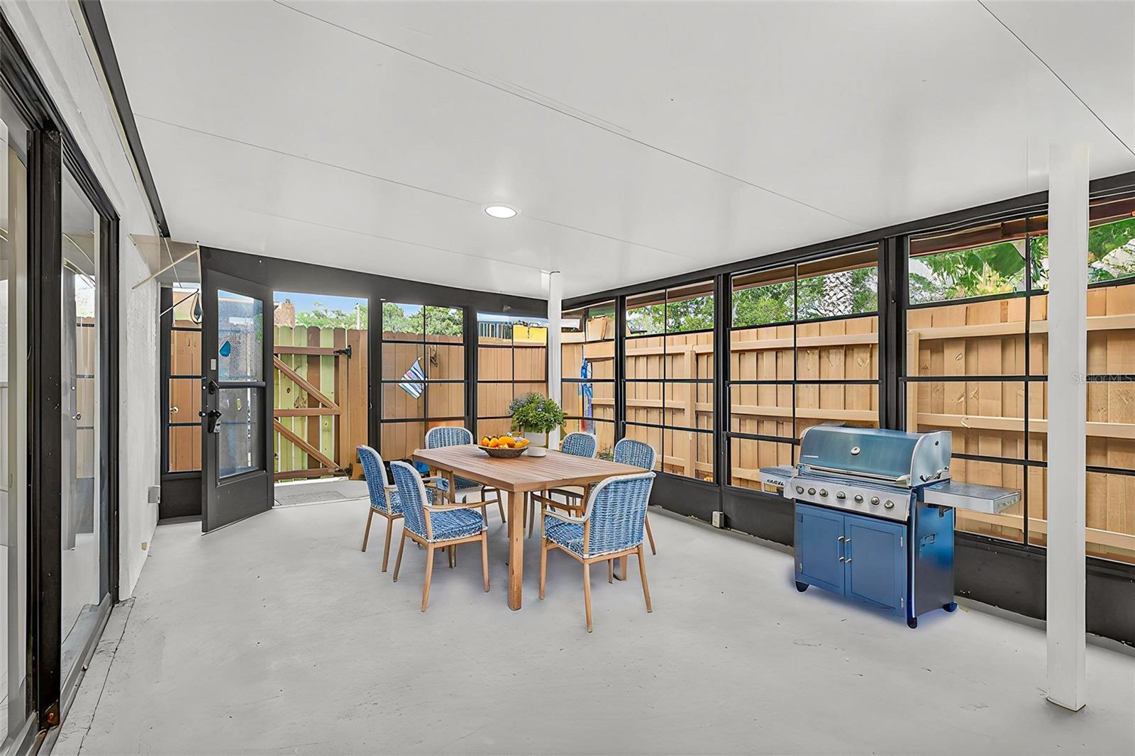 TENNIS VILLAGE SEC 04 - Residential