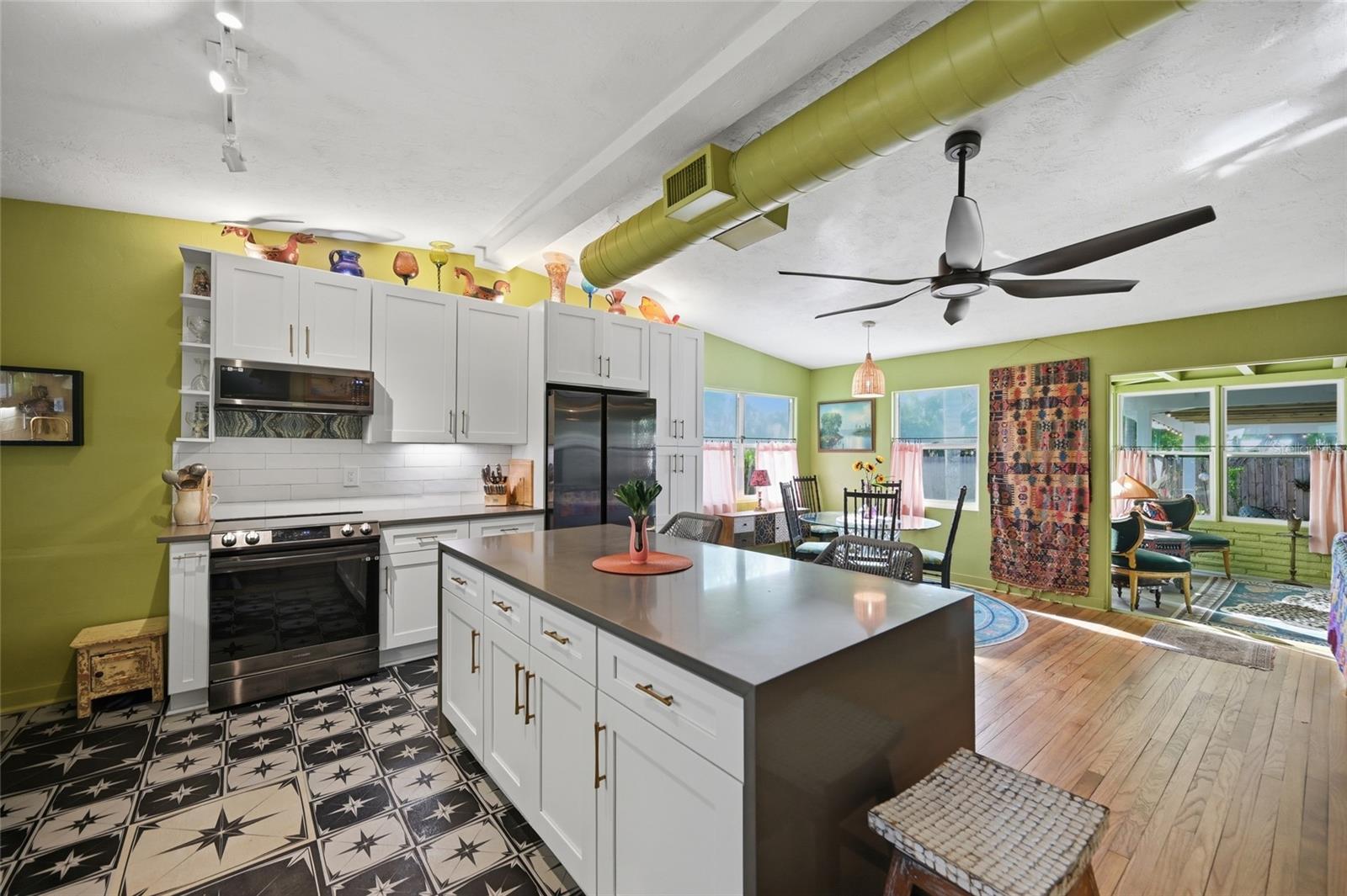 PHILLIPS JOHN SUB REPLAT OF - Residential