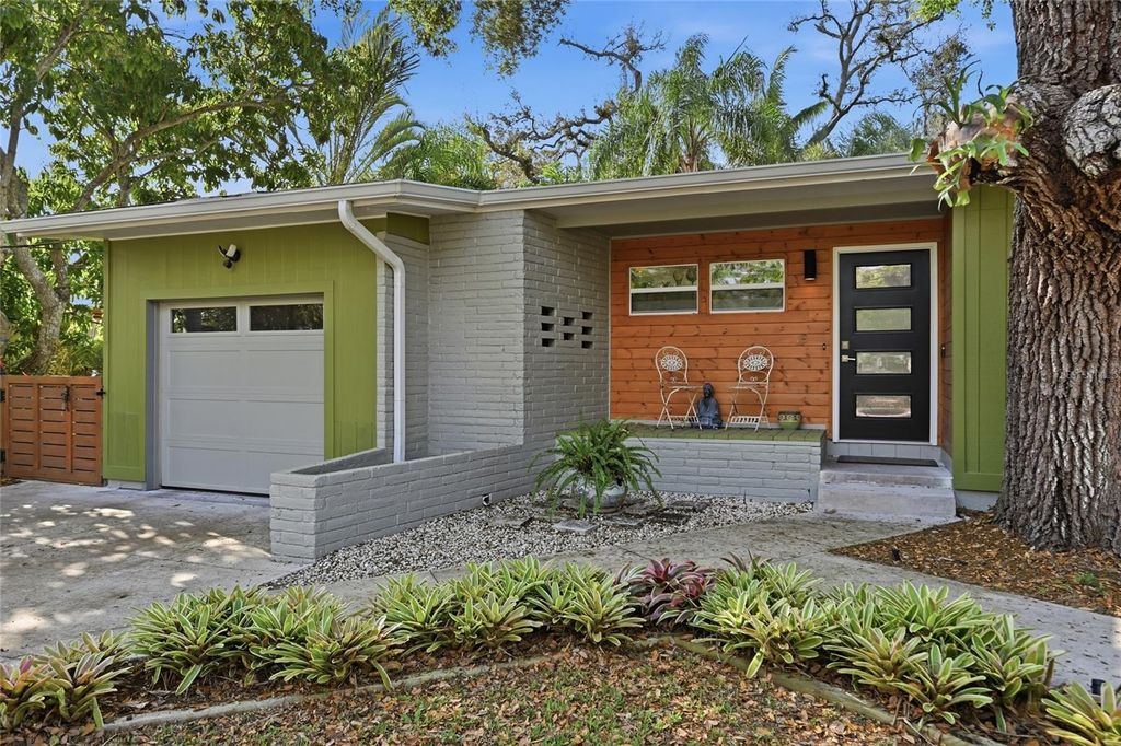 Photo of 952 46th Street, Sarasota, FL 34234 (MLS # A4686642)