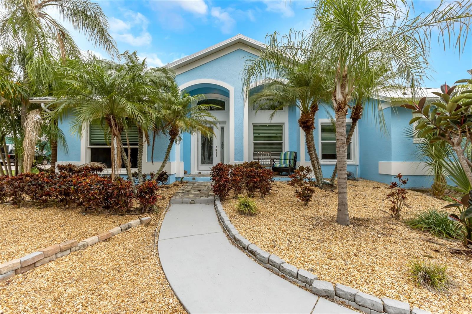 424 ISLAND CAY WAY