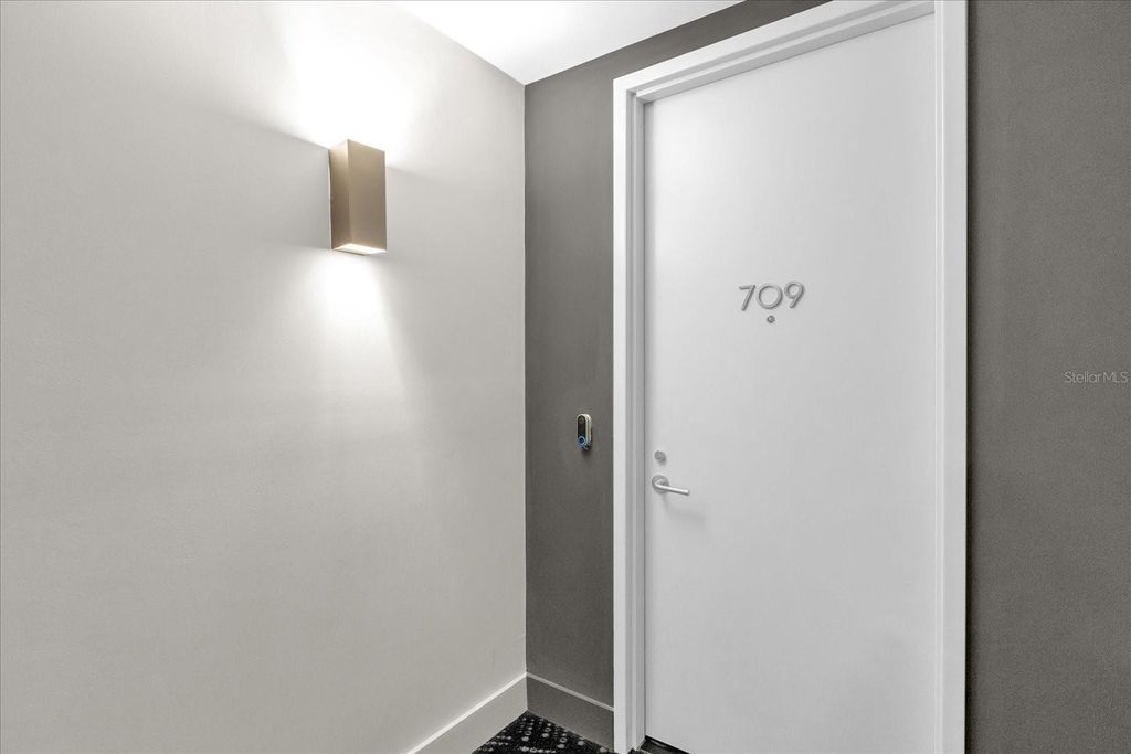 Photo of 260 S Osceola Avenue #709, Orlando, FL 32801 (MLS # O6386071)