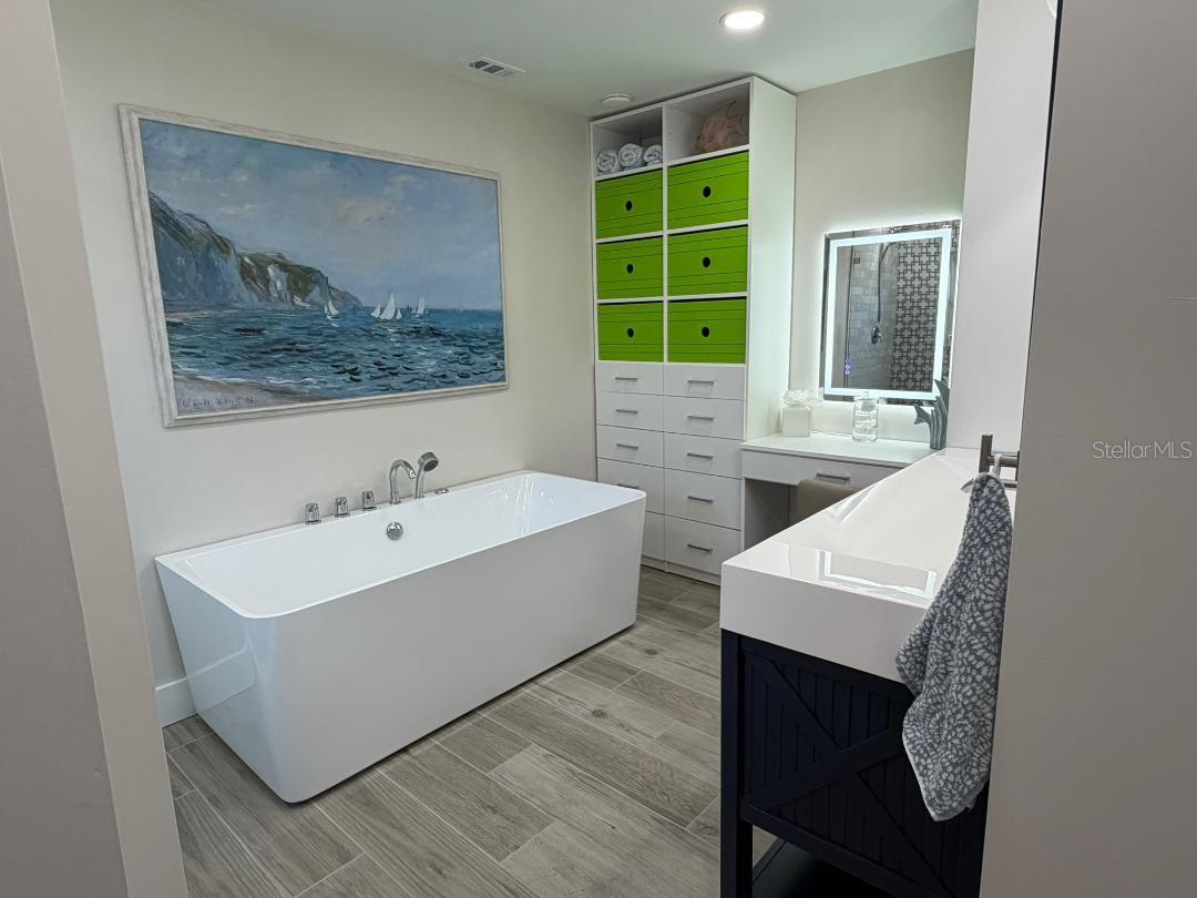 COUNTRY CLUB COVE SEC 14 - Residential