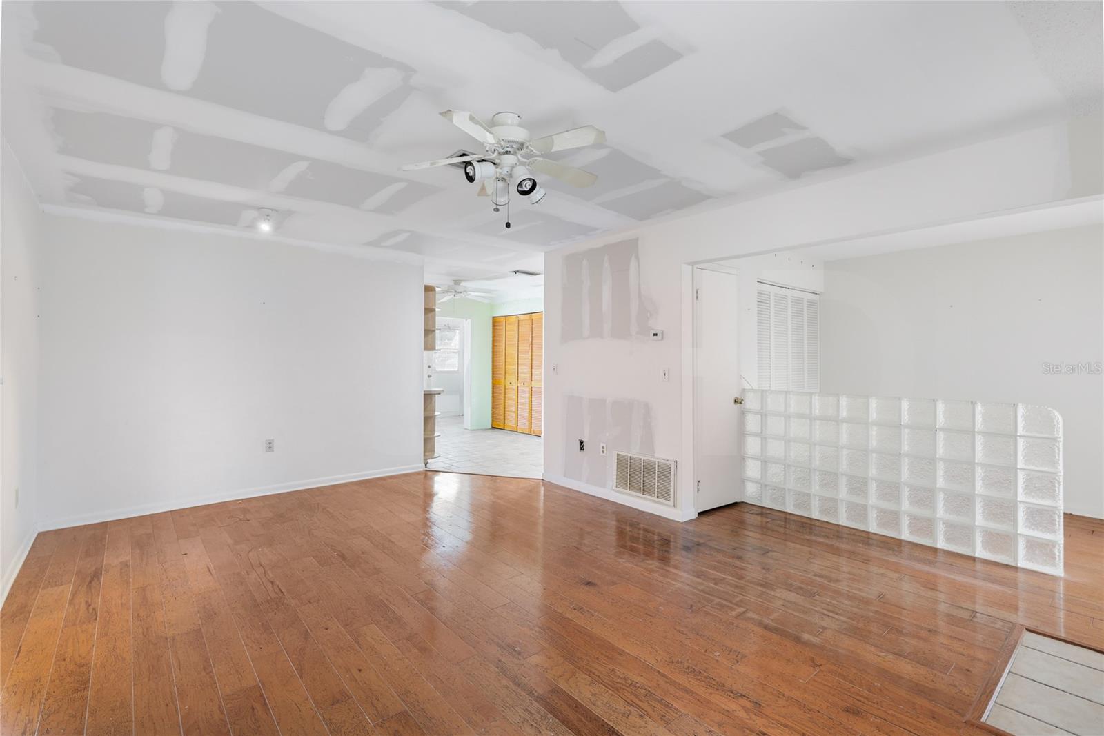 3403 41ST STREET W 19