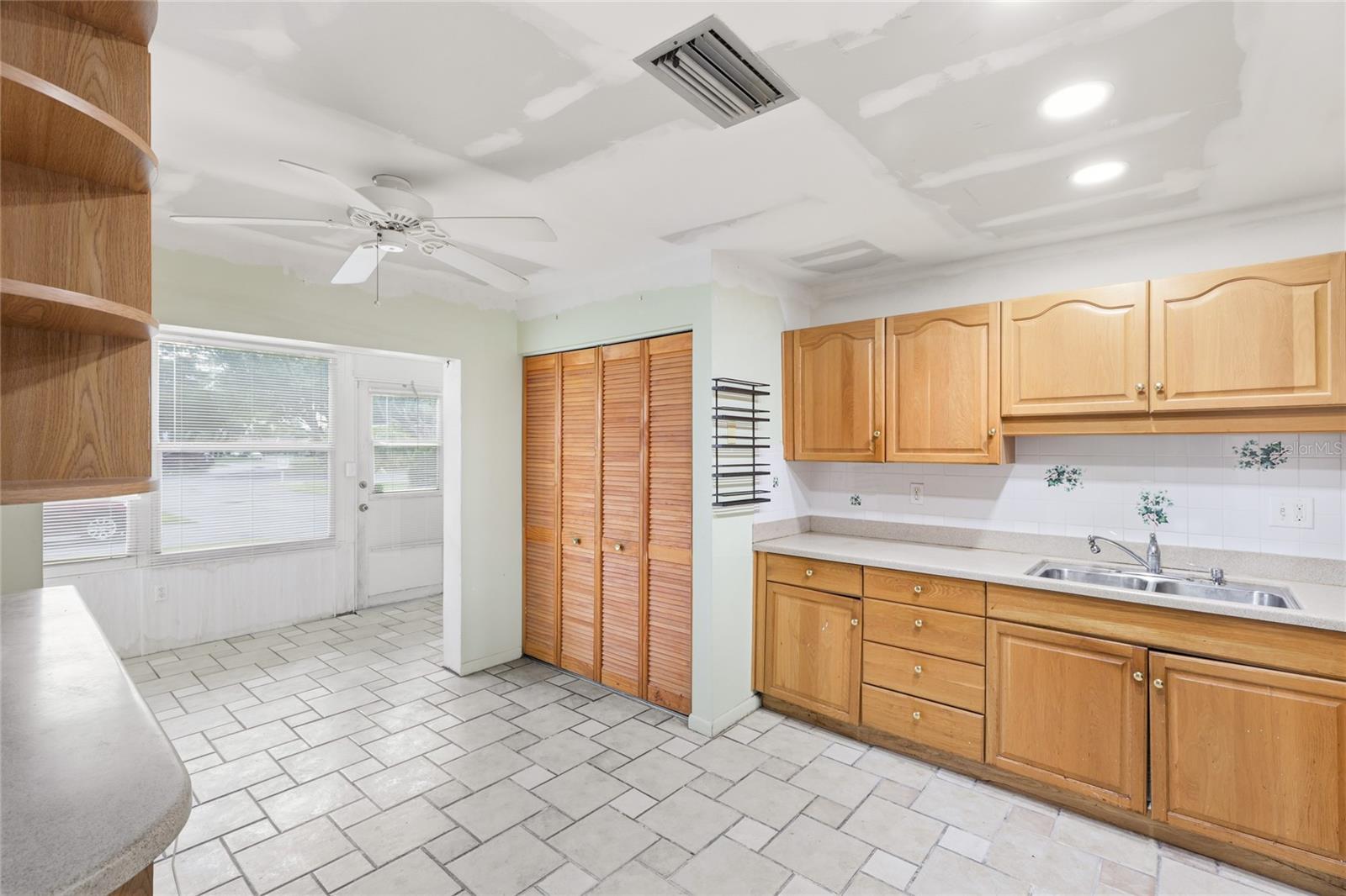 CORTEZ VILLAS CONDO 3 - Residential