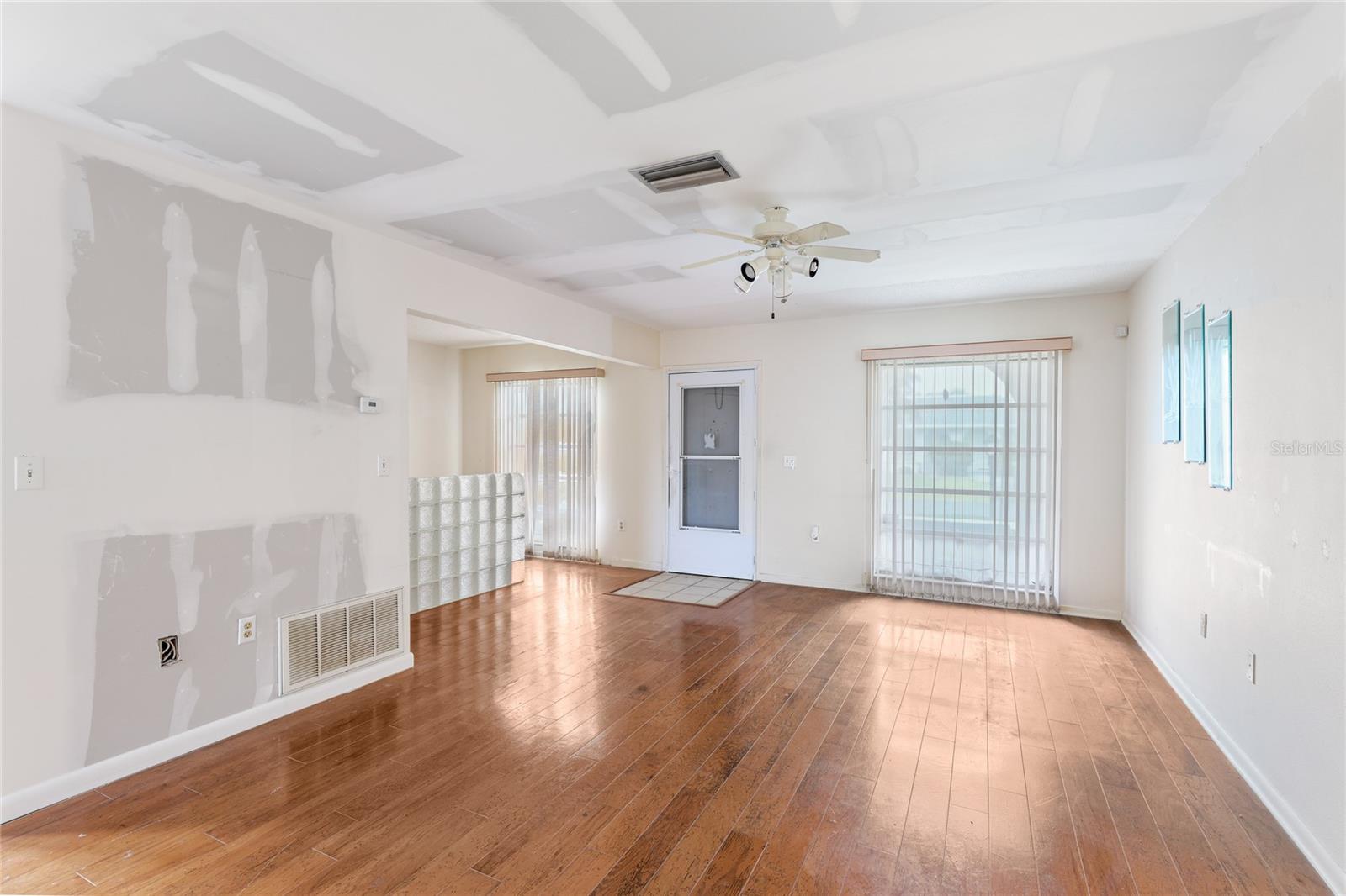 3403 41ST STREET W 19