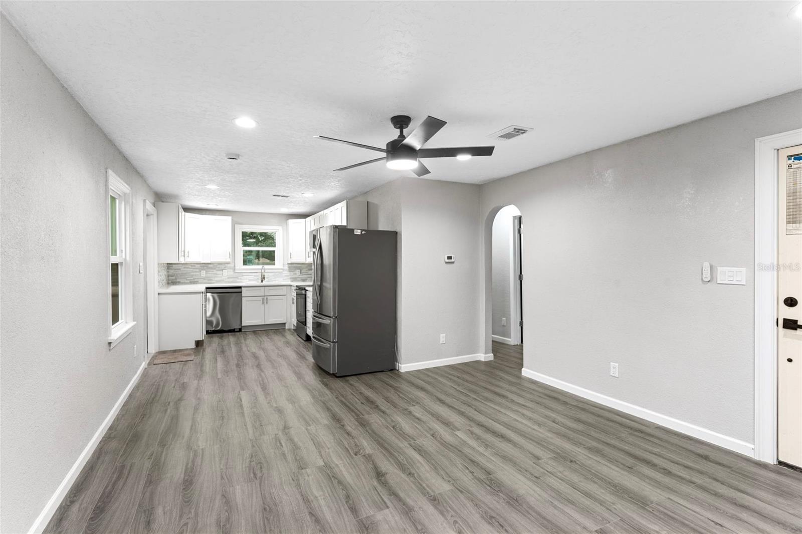 1160 E EDGEWOOD DRIVE