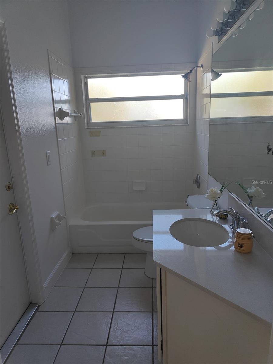 CRYSTAL GLEN - Residential Lease