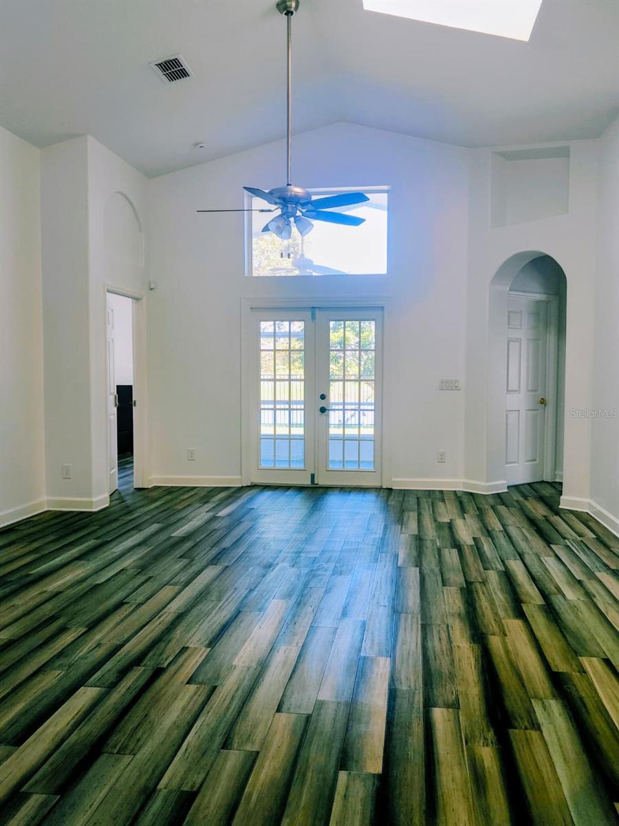 CRYSTAL GLEN - Residential Lease