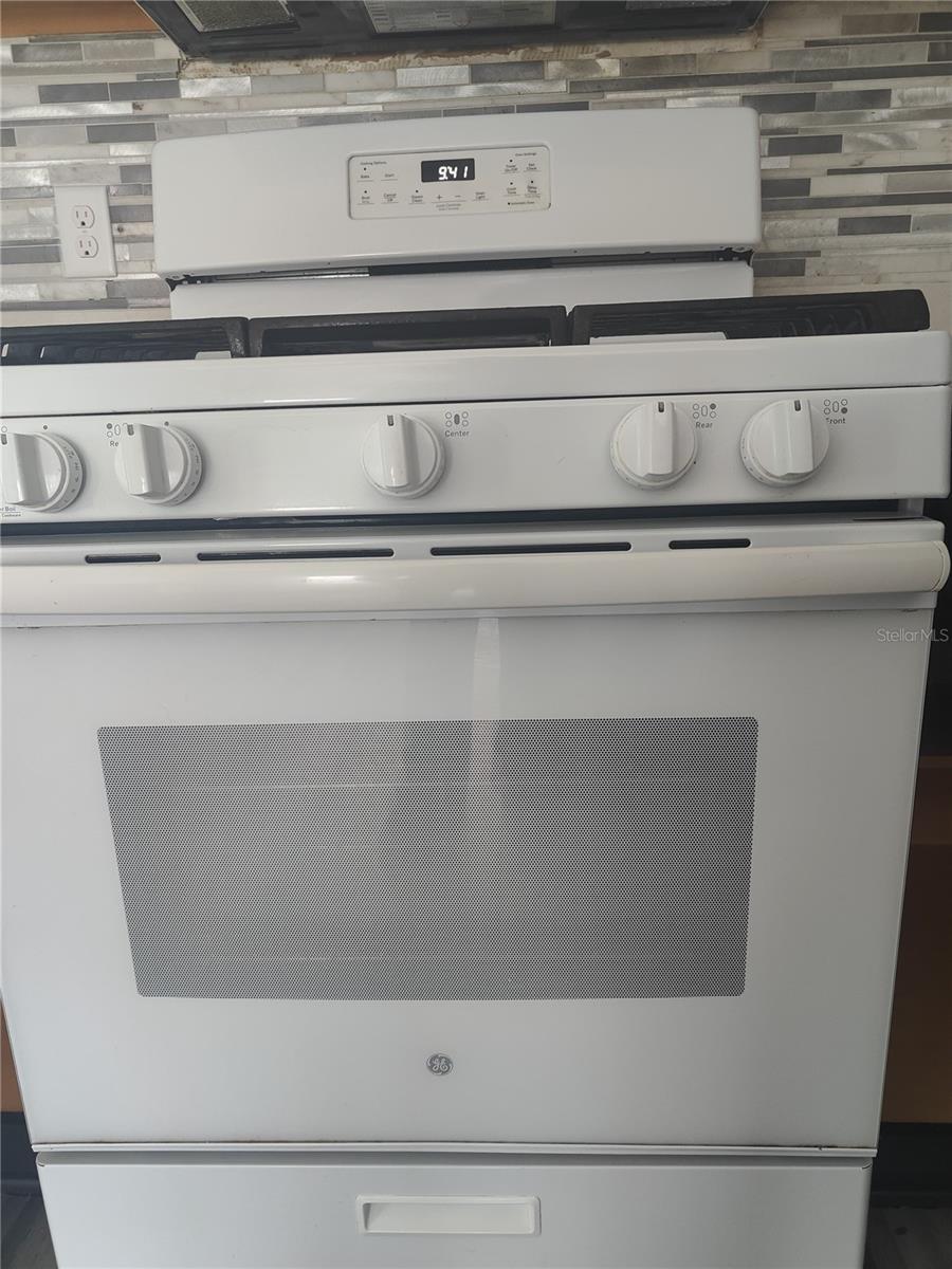 CRYSTAL GLEN - Residential Lease