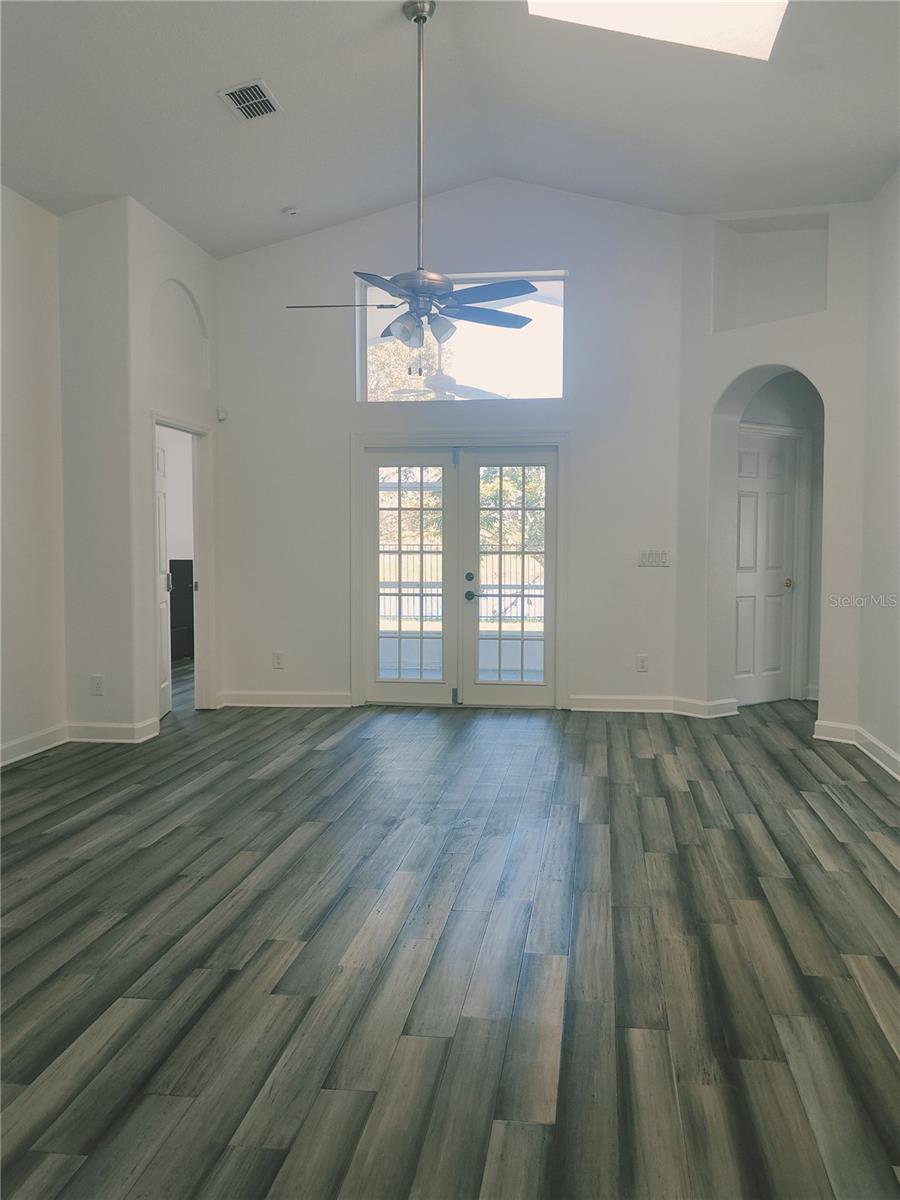 CRYSTAL GLEN - Residential Lease