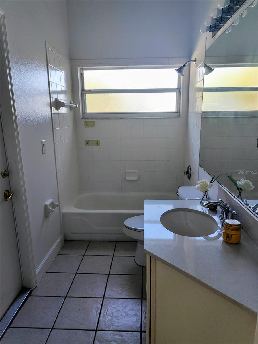 CRYSTAL GLEN - Residential Lease