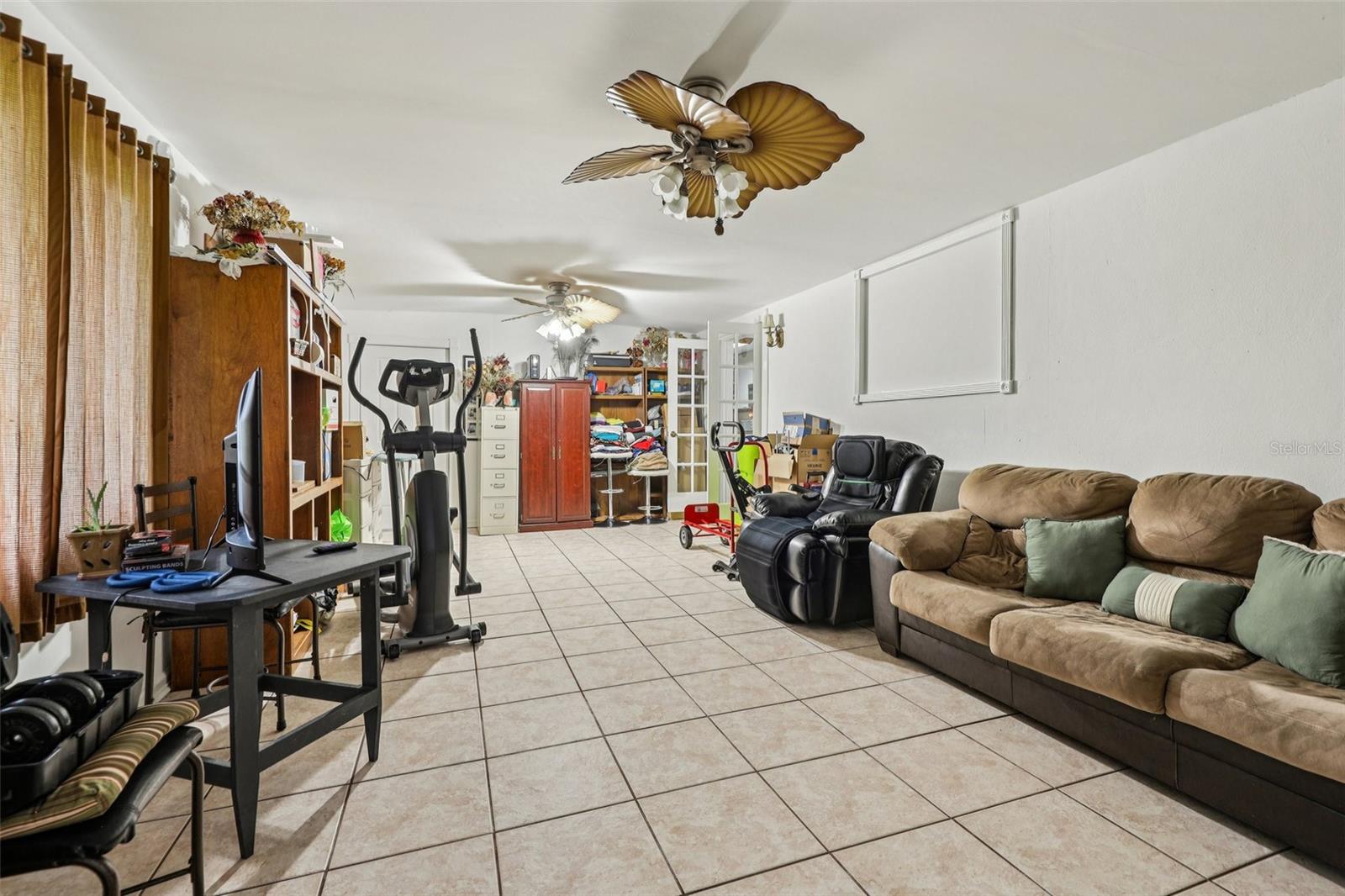 UNIVERSAL ESTATES SOUTH ADD - Residential