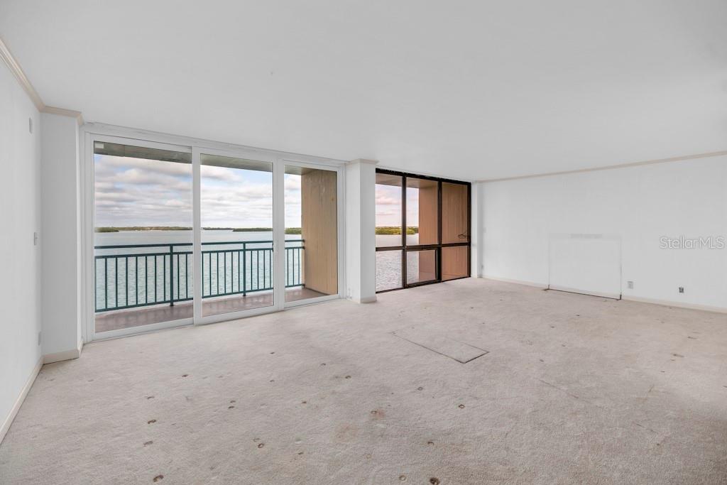 KEY CAPRI CONDO - Residential