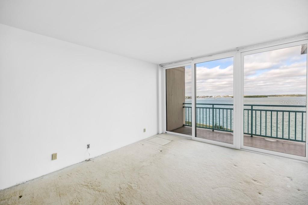 KEY CAPRI CONDO - Residential
